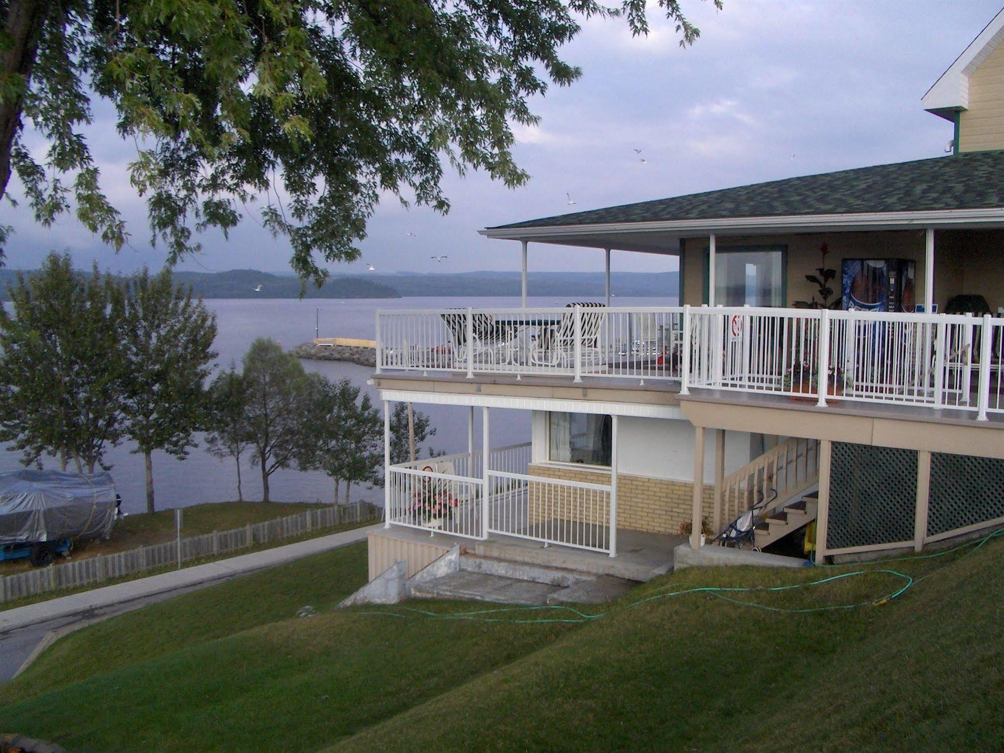 Motel Royal Cabano Buitenkant foto